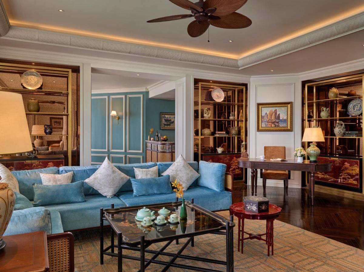 Hôtel Perle d'Orient Cat Ba - MGallery Chan Chau Exterior foto The living room of a suite at the Mandarin Oriental, Bangkok